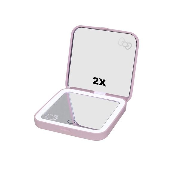 NWT Hello Kitty Super Cute Compact Mirror with LED Light & Magnification - Picture 3 of 3